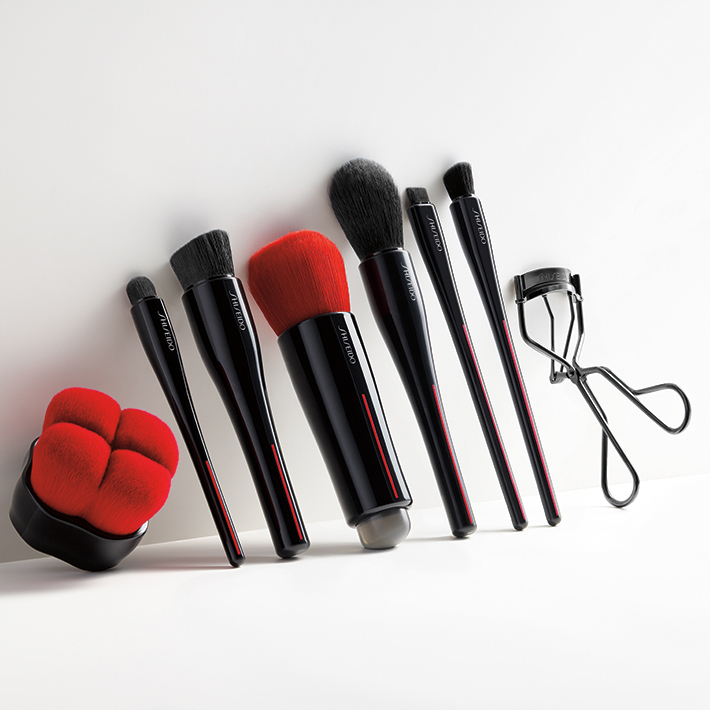 Shiseido HANATSUBAKI HAKE Polishing Face Brush